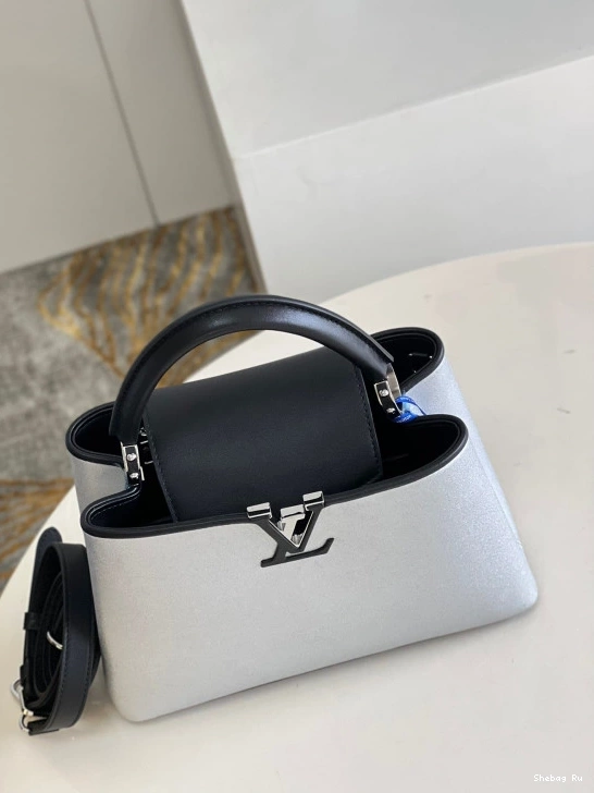 BB CAPUCINES LOUIS VUITTON 0801